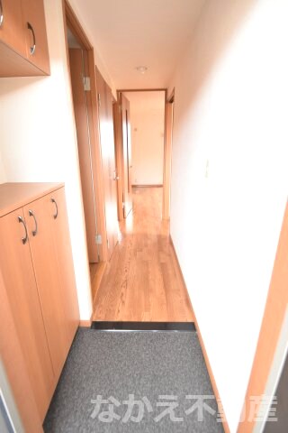 物件内観写真8　(落ち着いた玄関です)