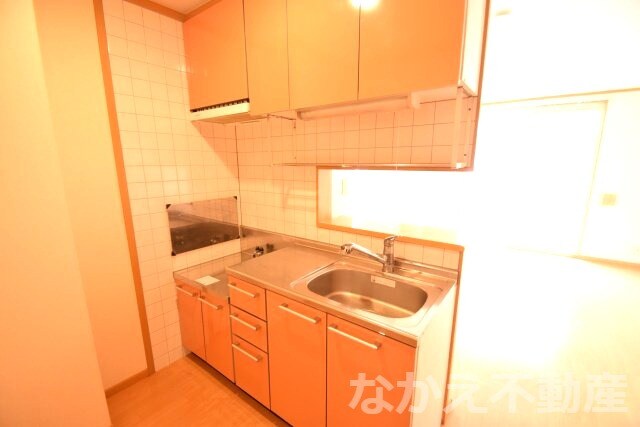 物件内観写真7　(コンパクトなキッチンで掃除もラクラク)