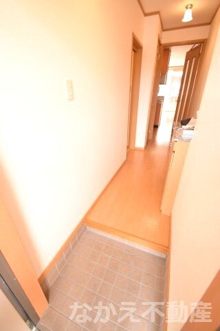 物件内観写真11　(きれいな玄関です)