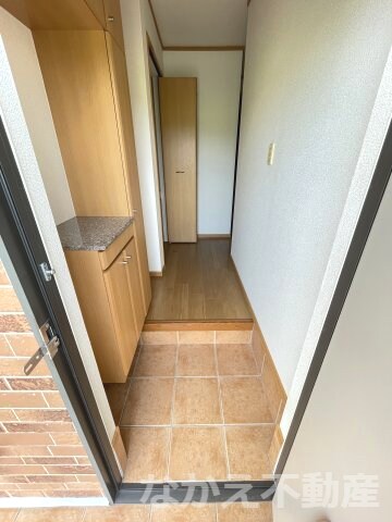 物件内観写真9　(シンプルで使いやすい玄関です)