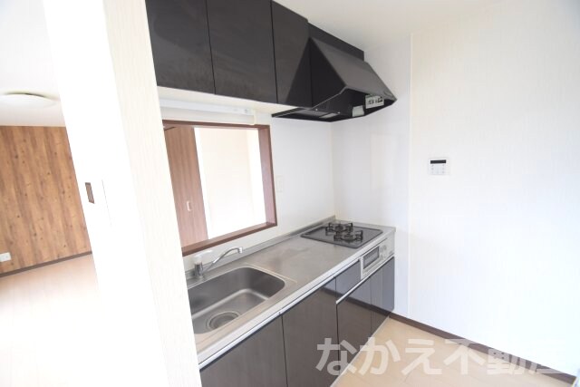 物件内観写真5　(コンパクトなキッチンで掃除もラクラク)