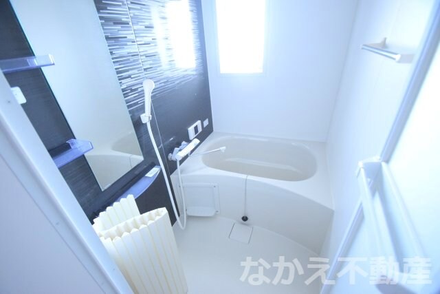 物件内観写真6　(日々の疲れを癒すお風呂付です)