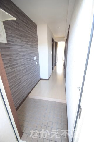 物件内観写真10　(きれいな玄関です)
