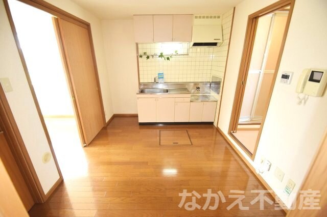 物件内観写真2　(ゆったり過ごせる居間です)