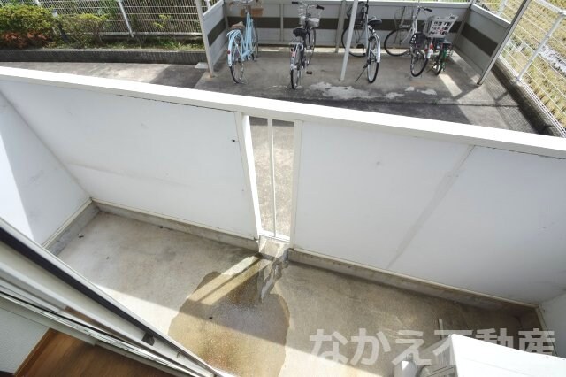 物件内観写真10　(広々としたバルコニーです)