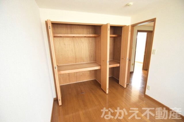物件内観写真11　(大きなスペースがあり、収納には困りません)
