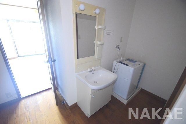 物件内観写真10　(スペースが確保できる洗面所です)