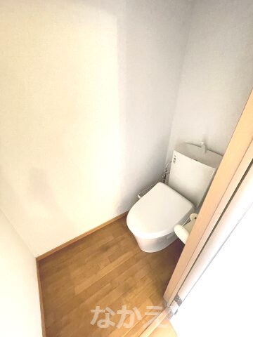 物件内観写真5　(シンプルで使いやすいトイレです)