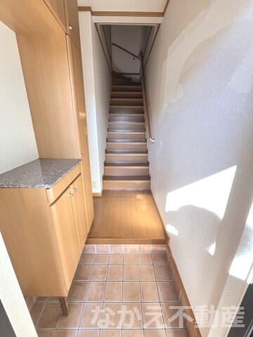 物件内観写真9　(収納もある玄関です)