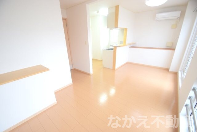 物件内観写真2　(外観もきれいです)