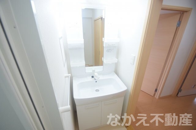 物件内観写真11　(忙しい朝には欠かせない洗面所です)