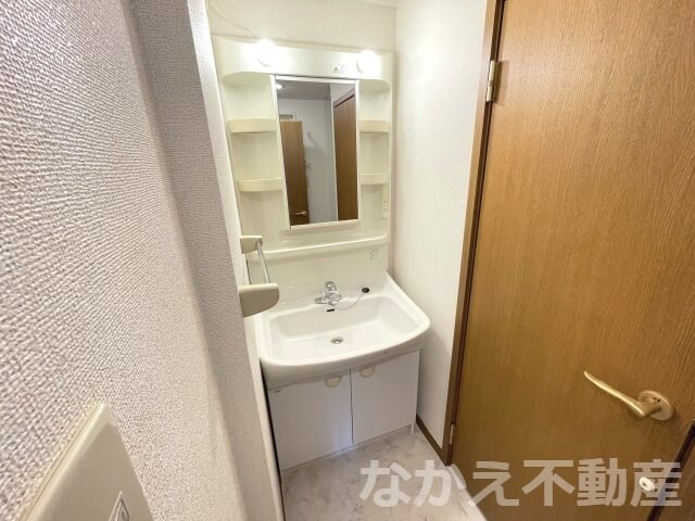 物件内観写真10　(忙しい朝には欠かせない洗面所です)
