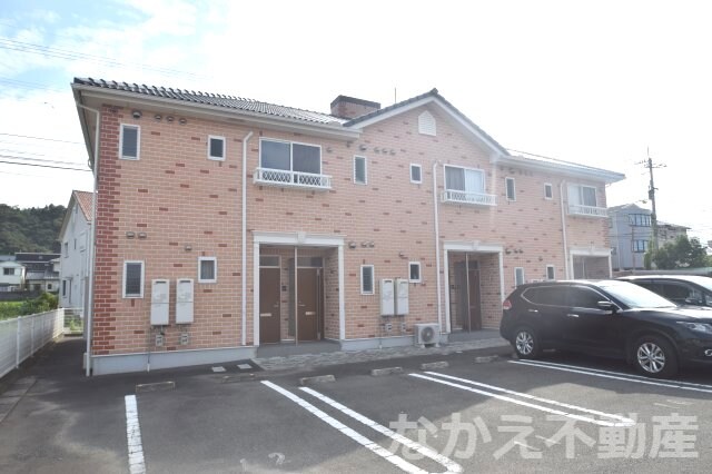 物件外観写真2　(外観もきれいです)