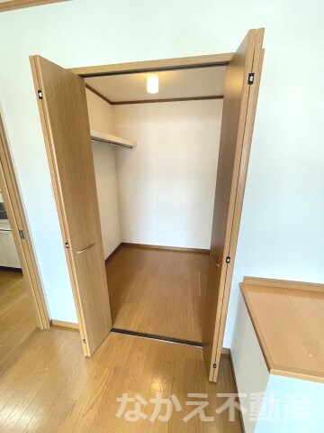 物件内観写真12　(収納豊富です)