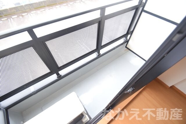 物件内観写真12　(広々としたバルコニーです)