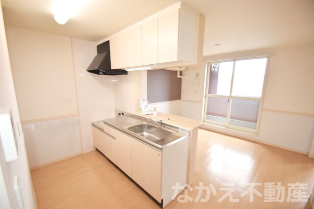 物件内観写真5　(コンパクトなキッチンで掃除もラクラク)