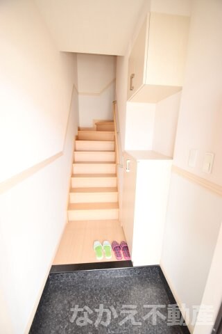 物件内観写真8　(きれいな玄関です)