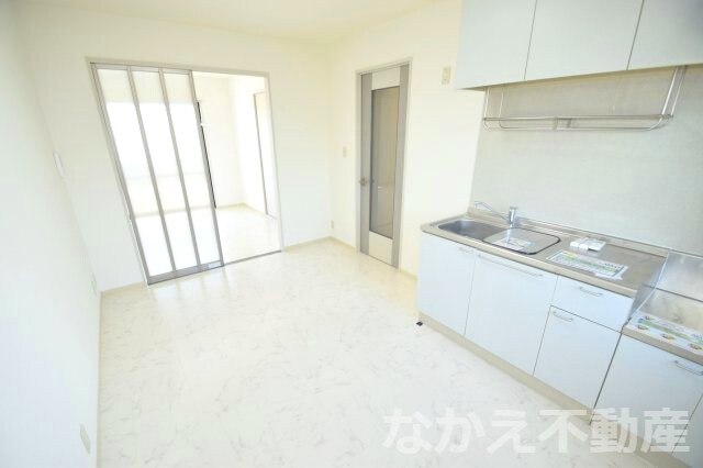 物件内観写真14　(リビングです)