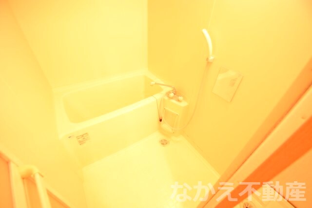 物件内観写真7　(日々の疲れを癒すお風呂付です)