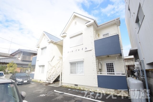 物件外観写真1　(きれいな外観です)