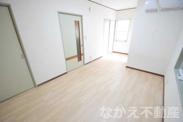 物件内観写真5　(使い勝手のいい寝室です)