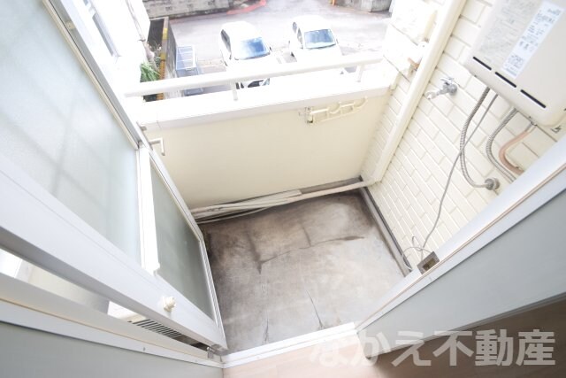 物件内観写真11　(お洗濯にも便利なバルコニー付き)