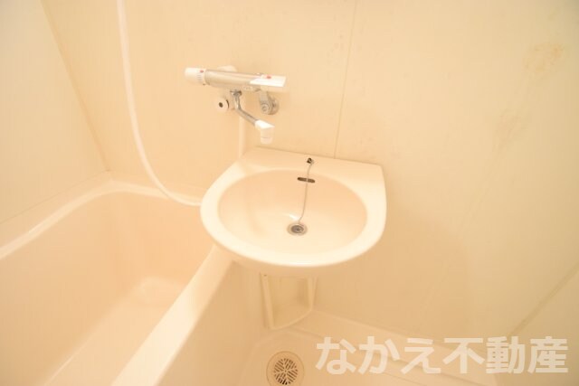 物件内観写真12　(脱衣スペースもあります)