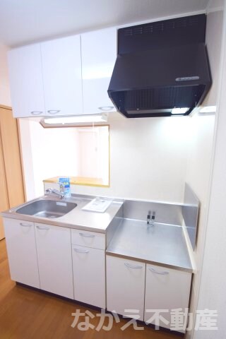 物件内観写真5　(コンパクトなキッチンで掃除もラクラク)