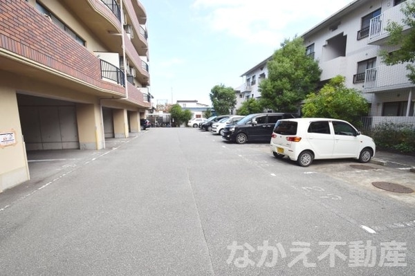 駐車場(駐車場です)