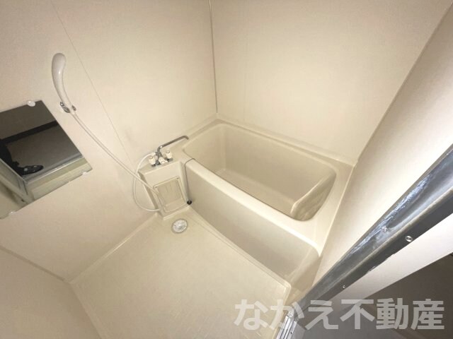 物件内観写真6　(日々の疲れを癒すお風呂付です)