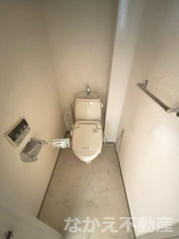 物件内観写真8　(ゆったりとした空間のトイレです)