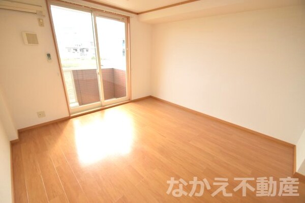 寝室(使い勝手のいい寝室です)