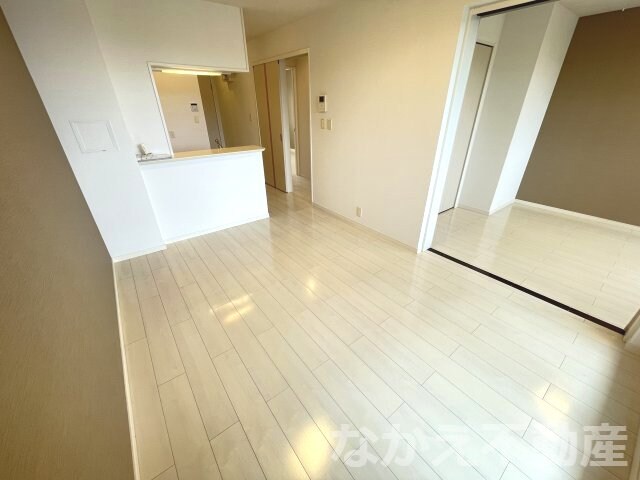 物件内観写真2　(ゆったり過ごせるリビングです)