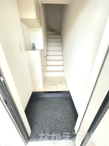 物件内観写真9　(シンプルで使いやすい玄関です)