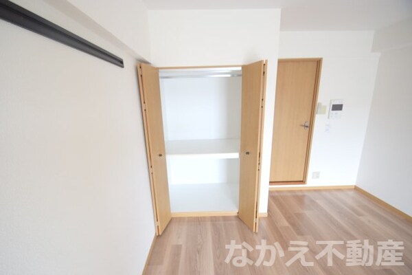 収納(小物を収納するのに便利です)