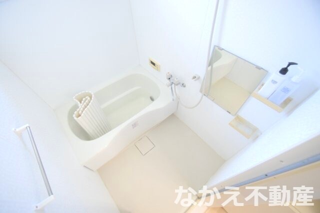 物件内観写真6　(きれいなお風呂です)