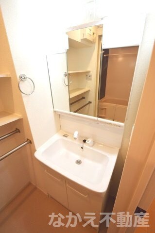 物件内観写真7　(独立洗面台です)