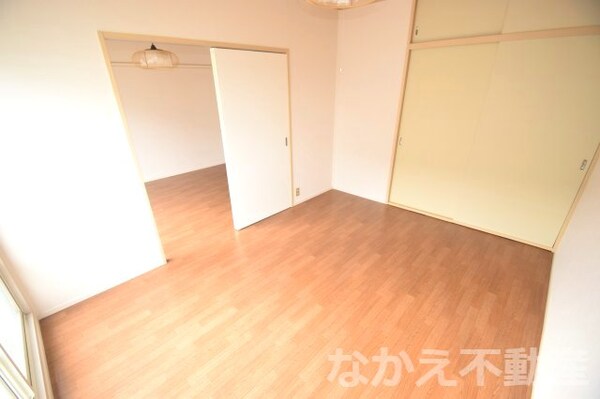 寝室(ゆったりした洋室です)