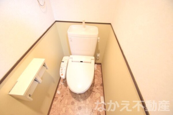 トイレ(コンパクトで使いやすいトイレです)