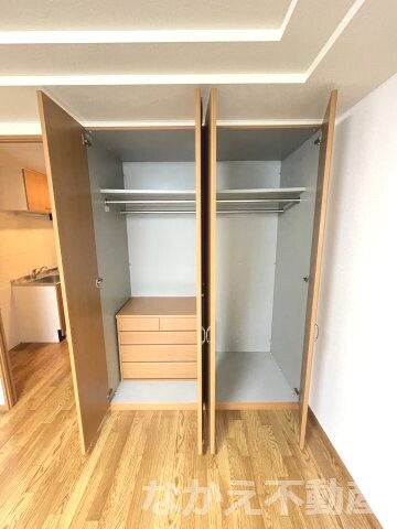 物件内観写真12　(ちょっとした収納スペースも充実しています)