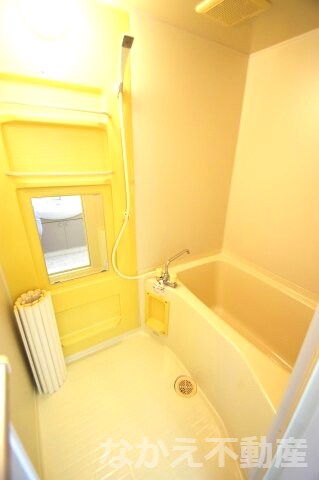 物件内観写真5　(落ち着いた空間のお風呂です)