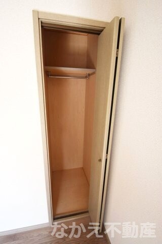 物件内観写真8　(収納豊富です)