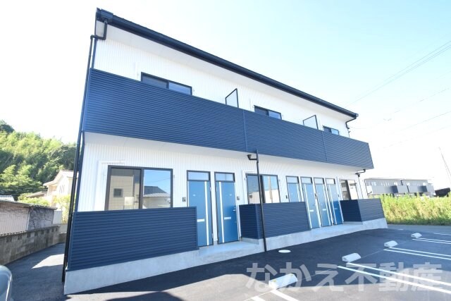 物件外観写真1　(きれいな外観です)