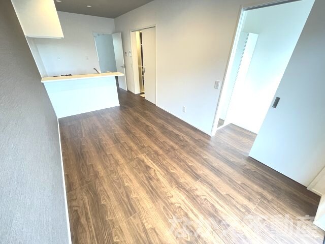 物件内観写真14　(ゆったり過ごせる居間です)