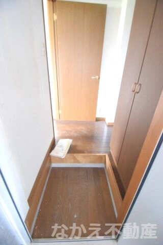 物件内観写真9　(落ち着いた玄関です)