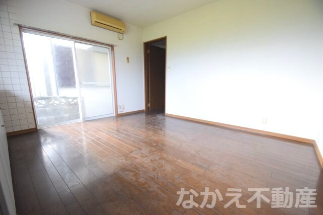 物件内観写真13　(使い勝手のいい寝室です)