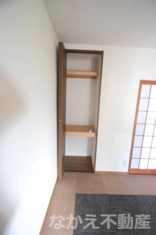 物件内観写真15　(たっぷりとした収納スペースです)