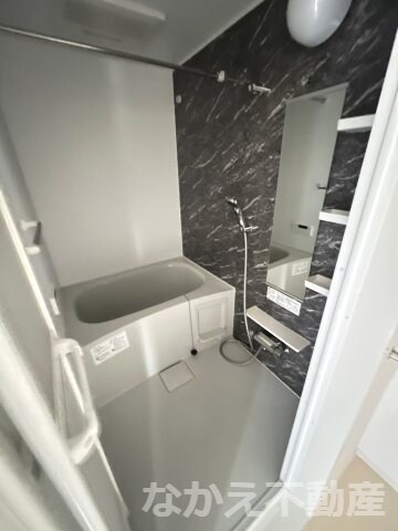 物件内観写真6　(日々の疲れを癒すお風呂付です)