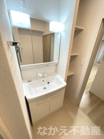 物件内観写真7　(コンパクトで使いやすい洗面所)