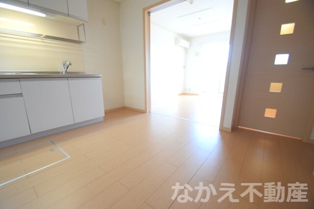 物件内観写真2　(使いやすいリビングです)